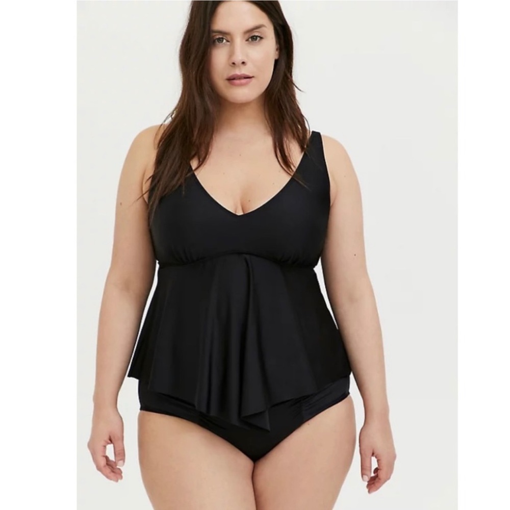 Torrid Swim Black Wireless V-neck Tankini Top Plus Size 5X Convertible NWT
